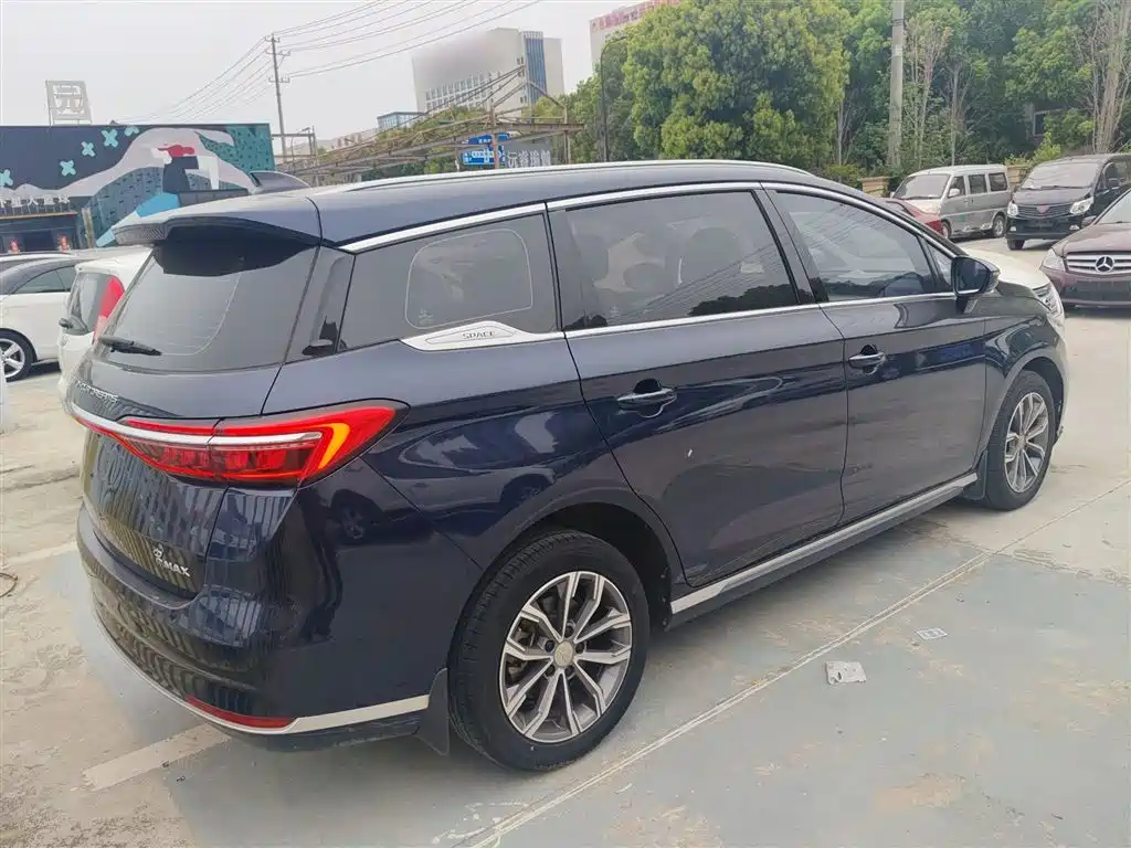 Song MAX Upgraded 1.5 T Auto Luxury 6-seat