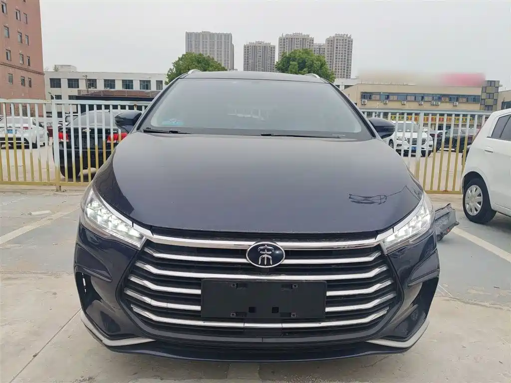 Song MAX Upgraded 1.5 T Auto Luxury 6-seat