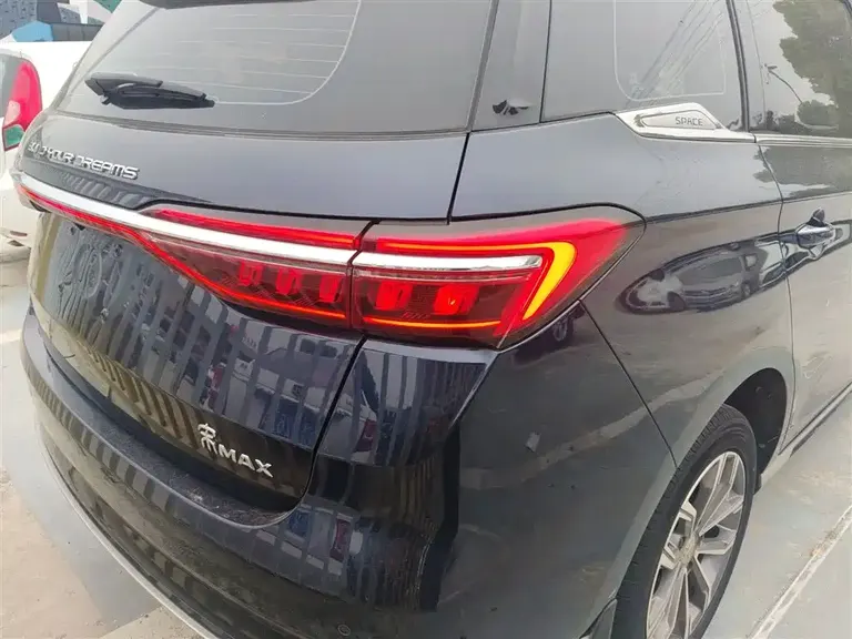BYD Song MAX Upgraded 1.5 T Auto Luxury 6-seat