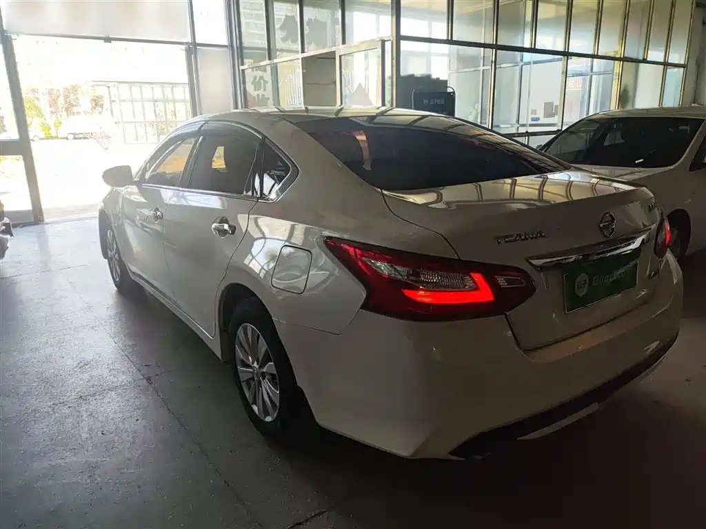 Teana Facelift 2.0 L XL Comfort