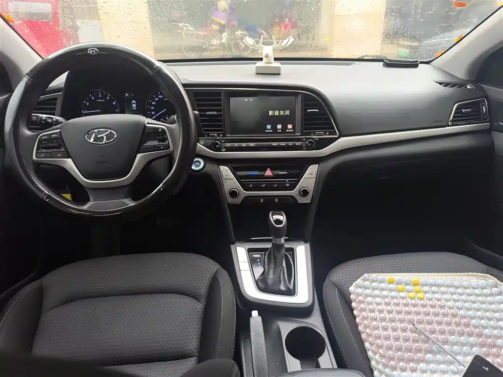 Elantra 1.6 L Auto 15 Anniversary Special Edition
