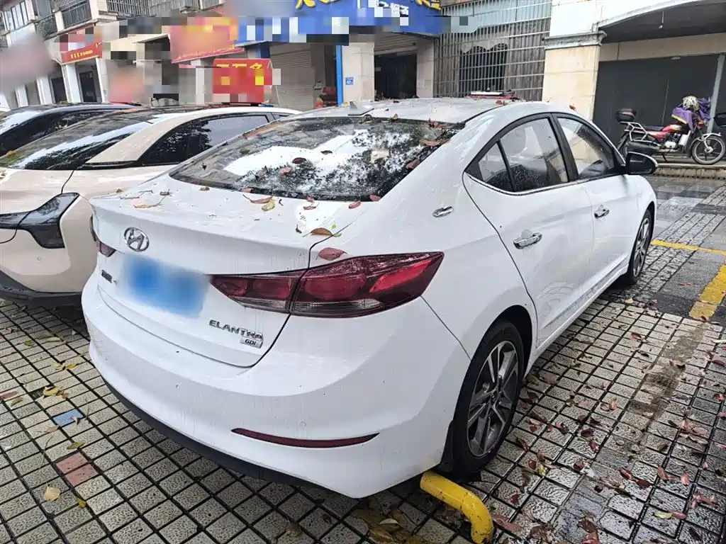 Elantra 1.6 L Auto 15 Anniversary Special Edition