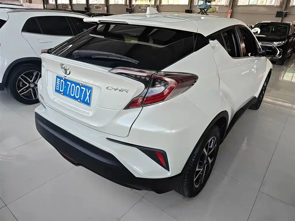 Toyota C-HR 2.0 L Luxury