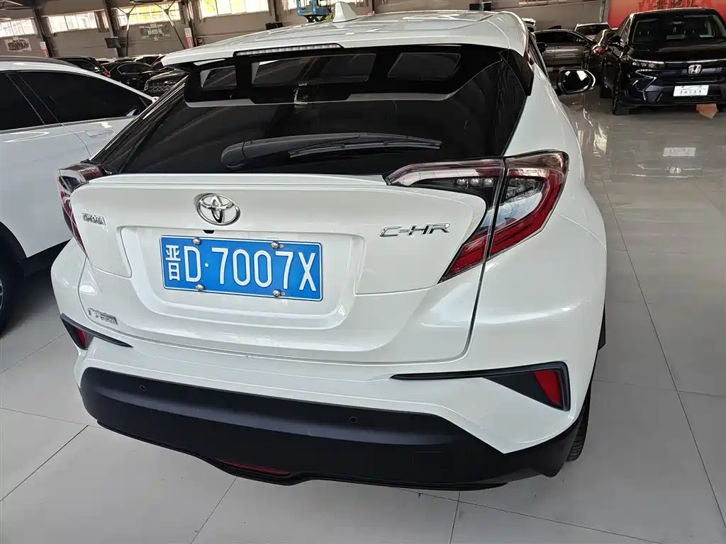 Toyota C-HR 2.0 L Luxury
