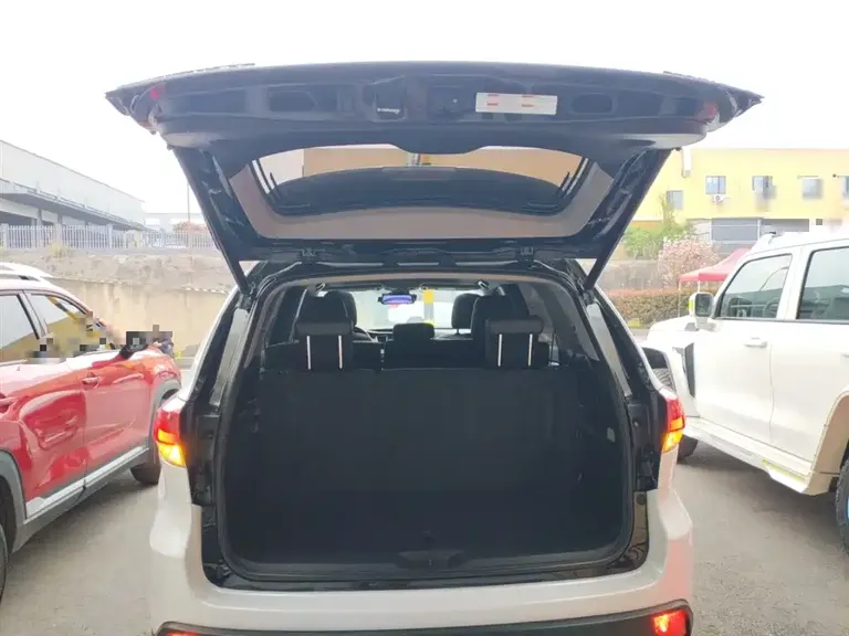 Toyota Highlander 2.0 T 4 WD Distinguished 7-seat CN-V