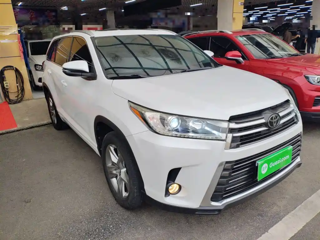 Highlander 2.0 T 4 WD Distinguished 7-seat CN-V