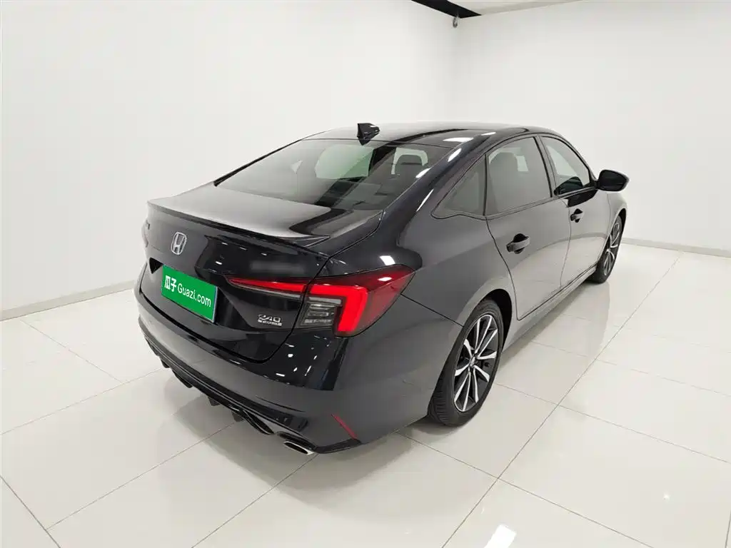 Integra 240 TURBO CVT Phantom Night · Tech