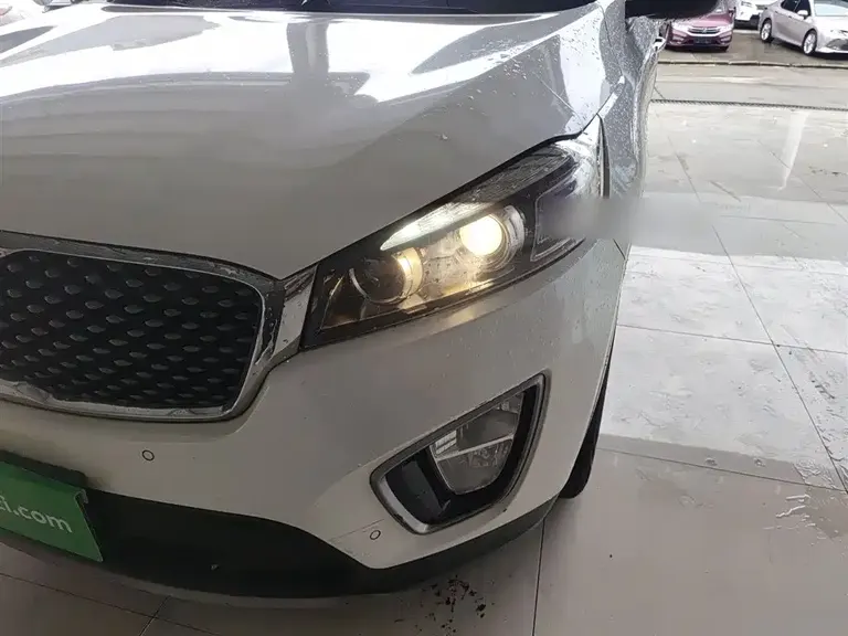 Kia Sorento 索兰托 2015款 索兰托L 2.4 L 汽油4 WD精英版 5座 国IV