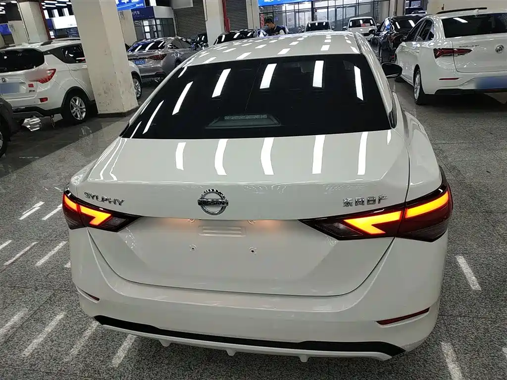 Sylphy 1.6 L XL CVT Smart Enjoyment