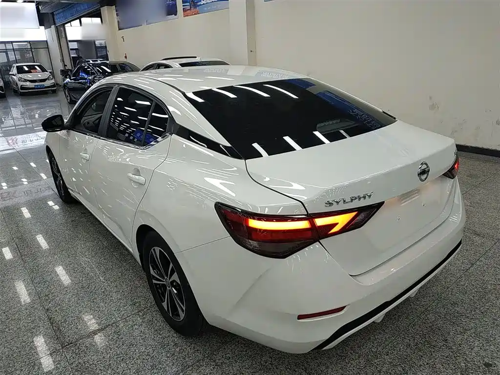 Sylphy 1.6 L XL CVT Smart Enjoyment