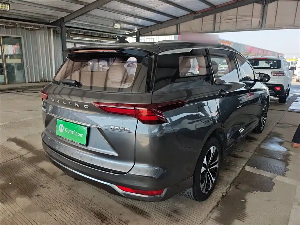 Wuling Victory 1.5 T CVT Flagship