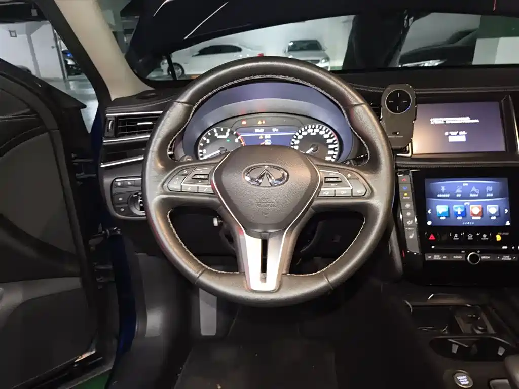 Infiniti QX50 2.0 T 4 WD Intelligent