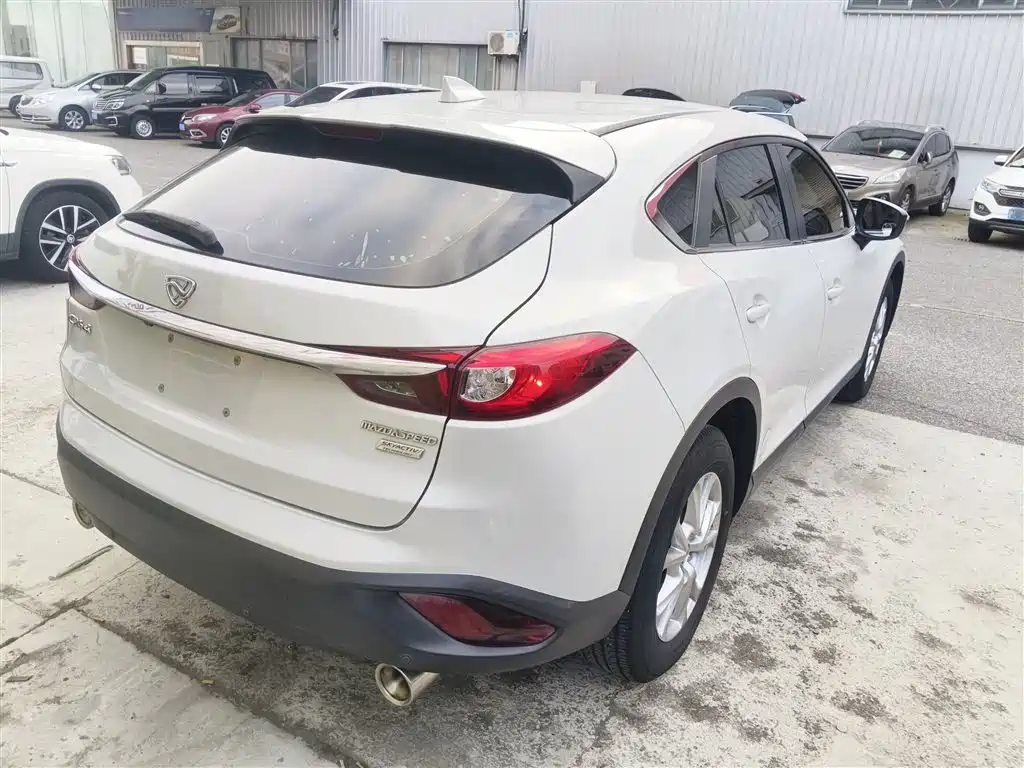Mazda CX-4 马自达CX-4 2018款 2.0 L 自动两驱蓝天活力版 国VI