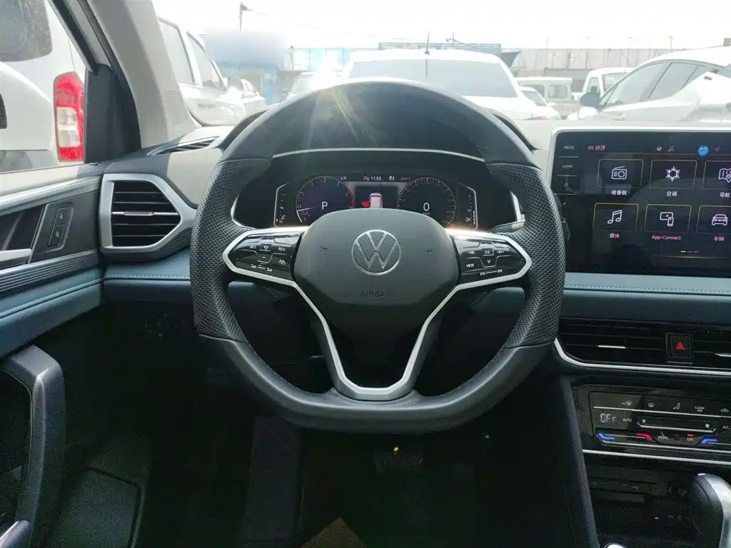 Tharu 300 TSI 2 WD Full Moon