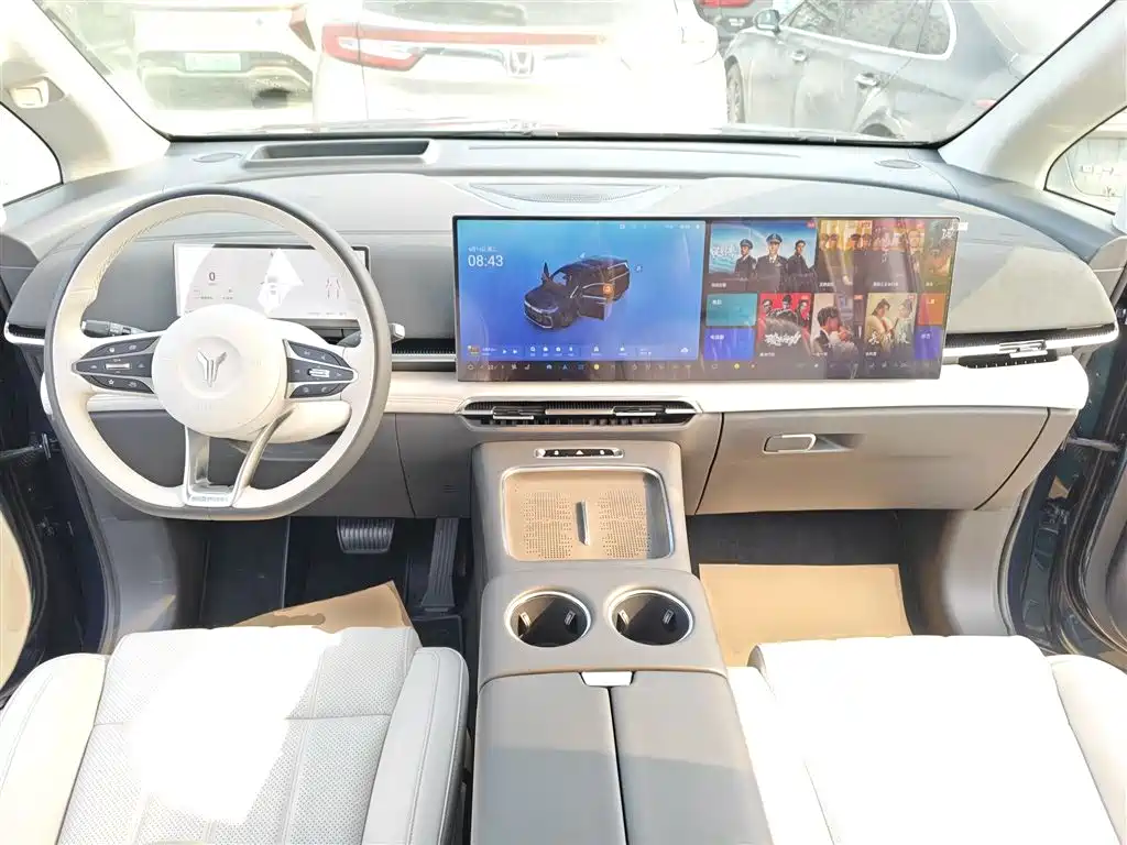 Voyah Dreamer PHEV 4 WD Flagship Kunpeng