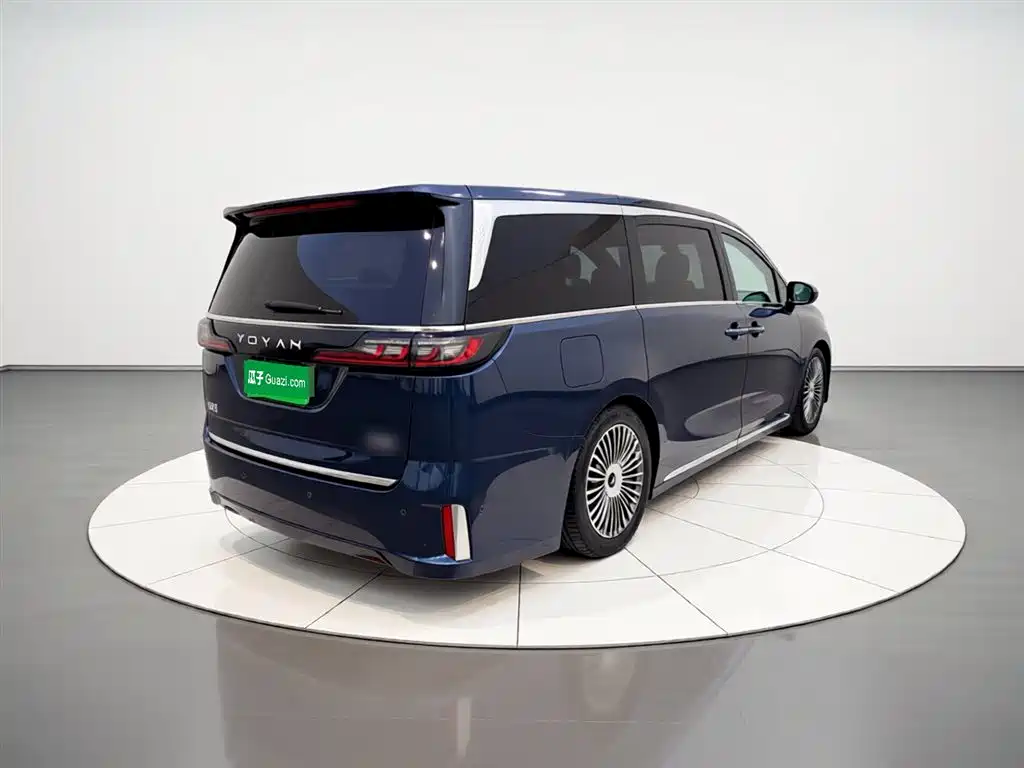 Voyah Dreamer PHEV 4 WD Flagship Kunpeng