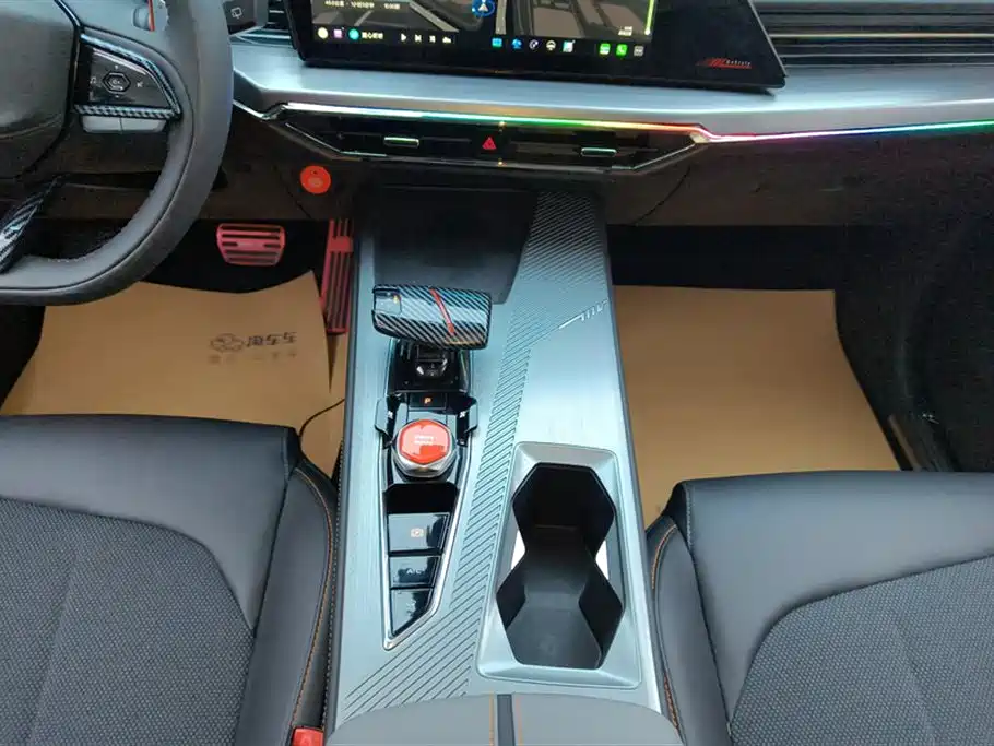 Changan Oshan Z6 Blue Whale 1.5 T DCT Smart Supreme