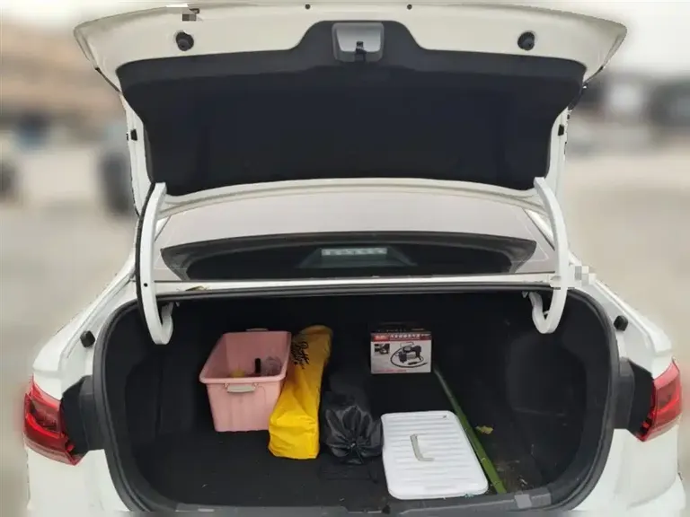 Volkswagen Bora 200 TSI DSG Joy Travel Navigation