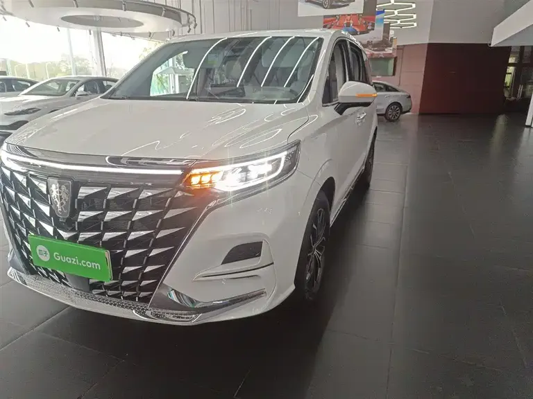 Roewe iMAX8 NEV 荣威iMAX8新能源 2025款 1.5 T DMH 陆尊至享版