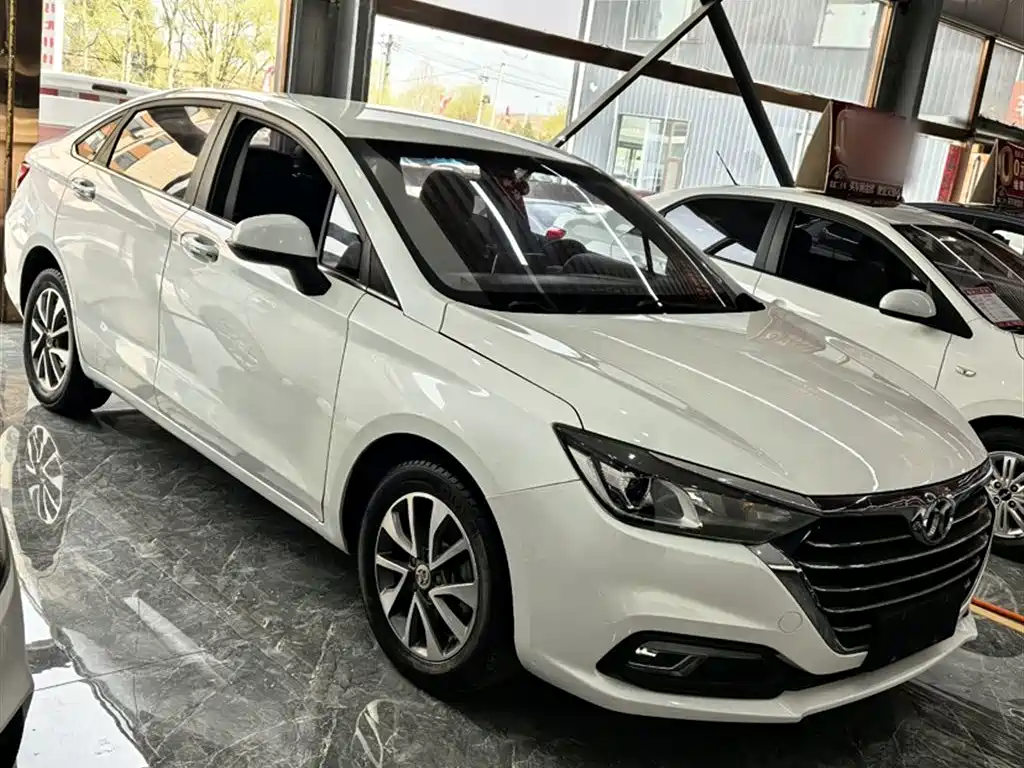 Senova D50 1.5 L Manual Luxury Smart Drive
