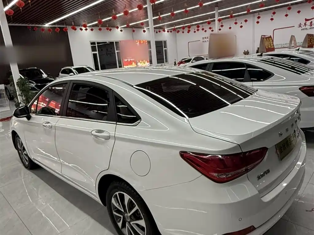 Senova D50 1.5 L Manual Luxury Smart Drive