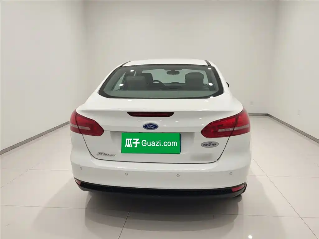 Focus Sedan 1.6 L Auto Comfort Smart Travel
