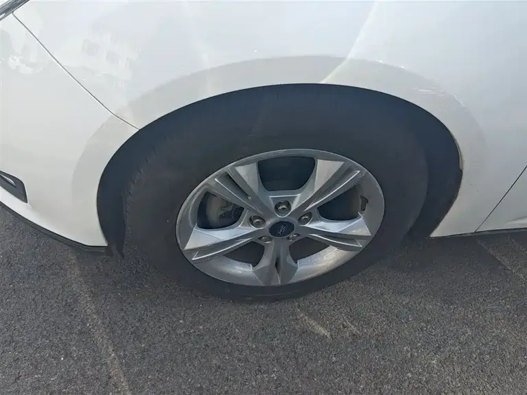 Ford Focus Sedan 1.6 L Auto Comfort Smart Travel