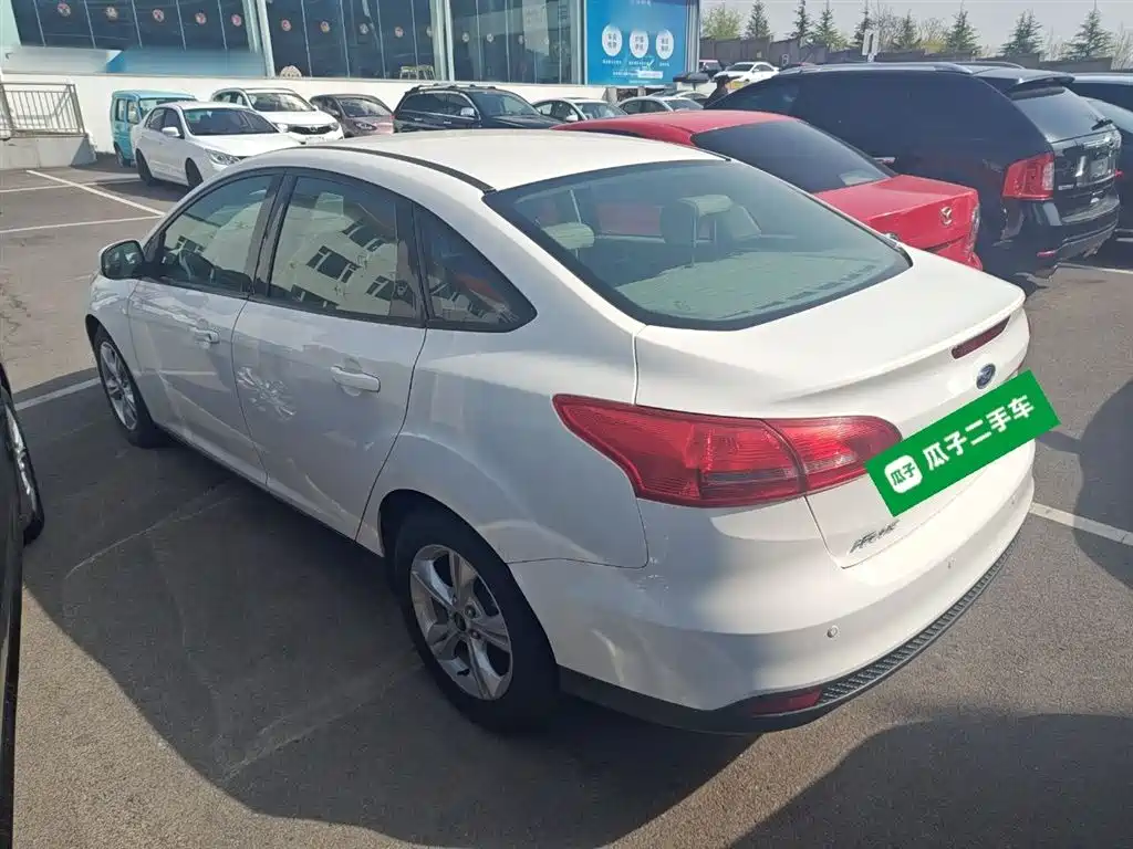 Focus Sedan 1.6 L Auto Comfort Smart Travel