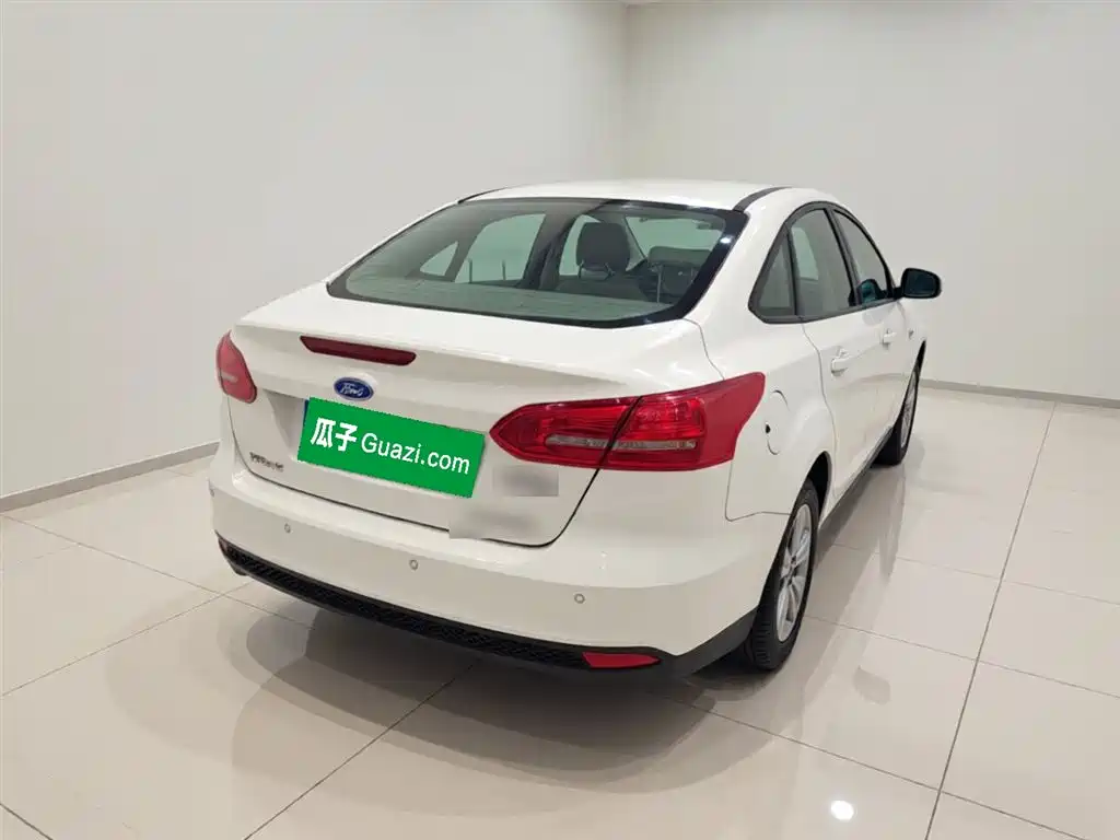 Focus Sedan 1.6 L Auto Comfort Smart Travel