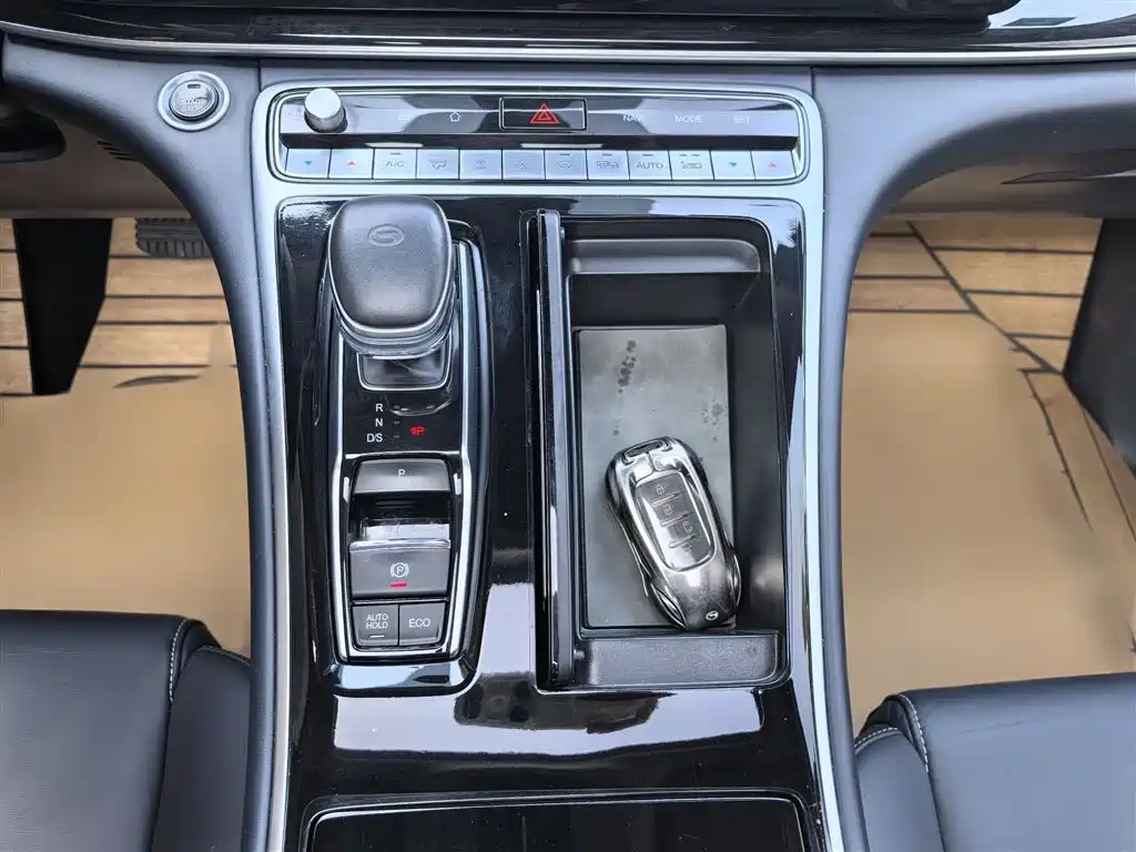 GAC Trumpchi M8 Leading Show Series 390 T Distinguished