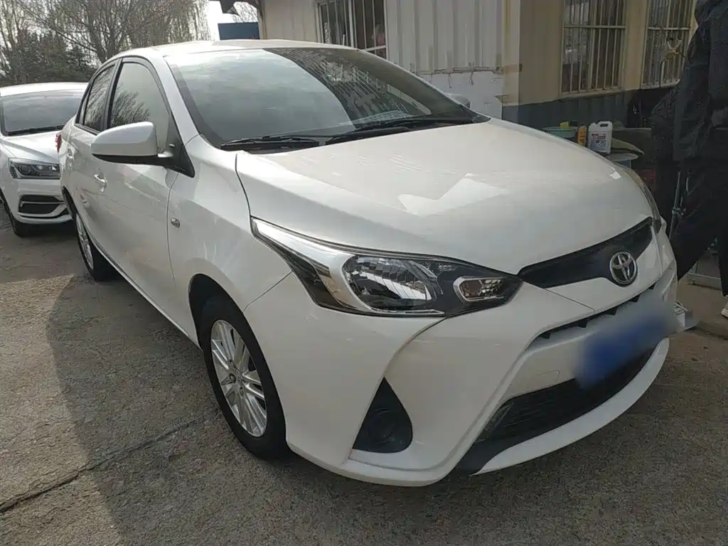 YARiS L Zhixiang 1.5 E CVT Charm Motion