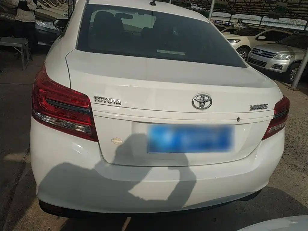 YARiS L Zhixiang 1.5 E CVT Charm Motion