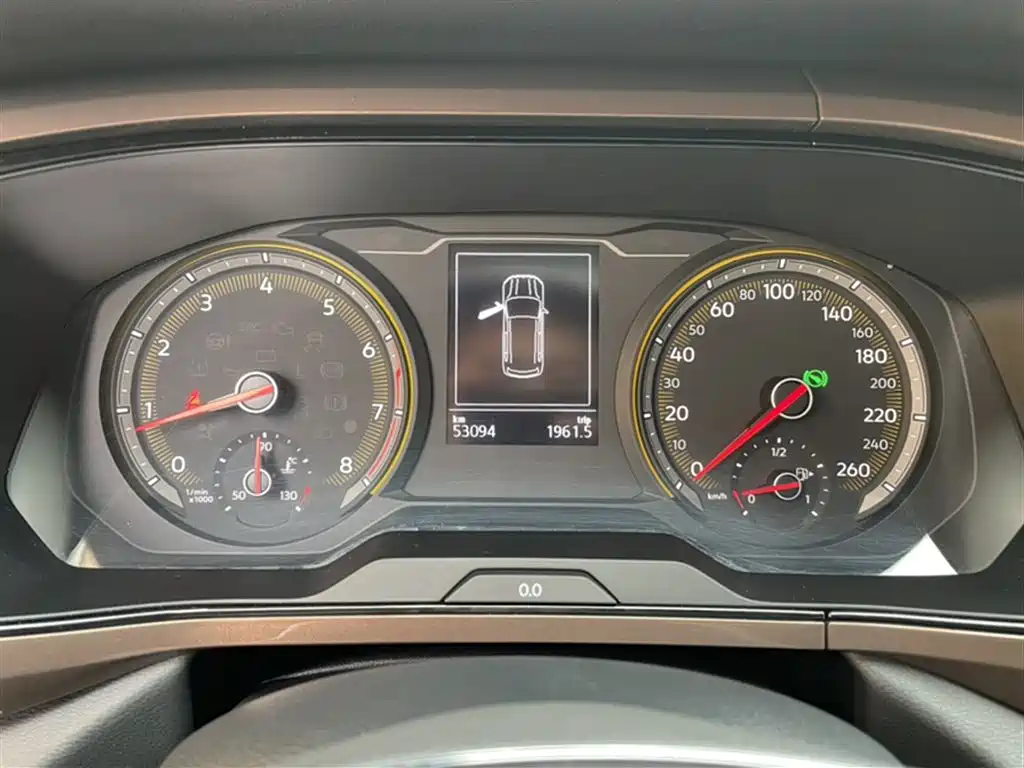 Tharu 330 TSI 4 WD Luxury CN-VI