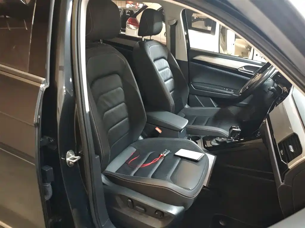 Tayron 330 TSI 2 WD Luxury Connected