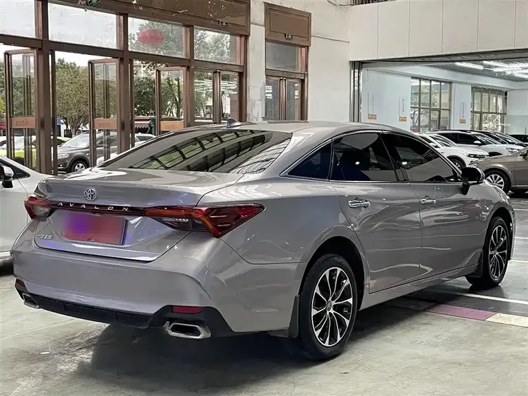 Toyota Avalon 2.0 L Luxury