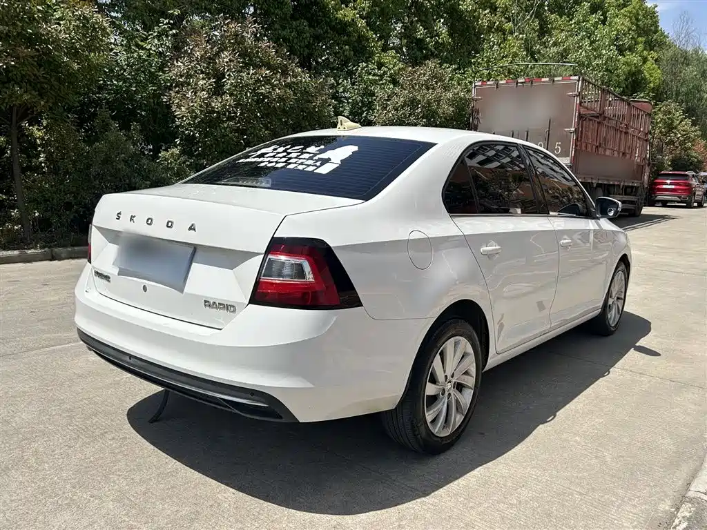 Rapid 1.5 L Auto Comfort CN-VI