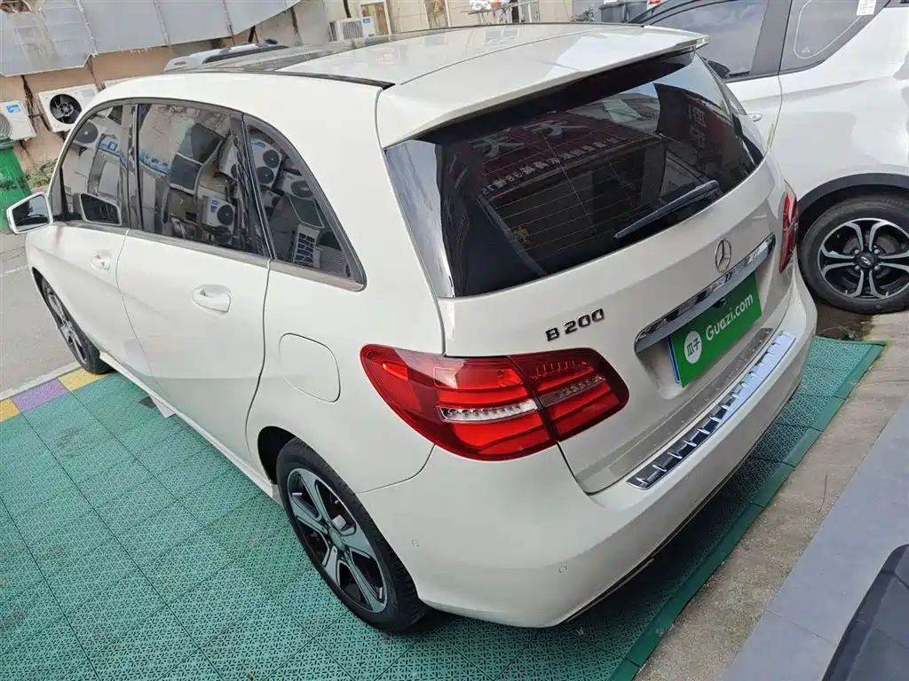 Mercedes-Benz B-Class 奔驰B级 2016款 B 200 臻藏版
