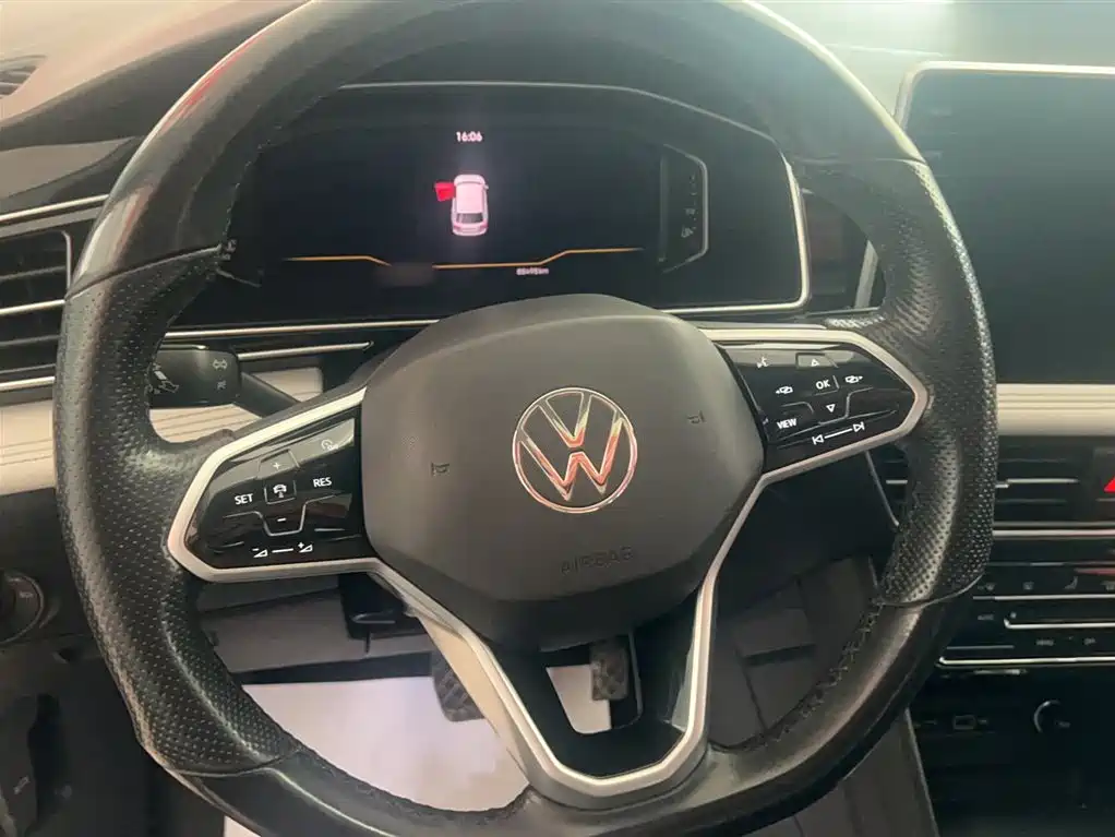 Tiguan L 330 TSI Auto 2 WD Smart Enjoyment