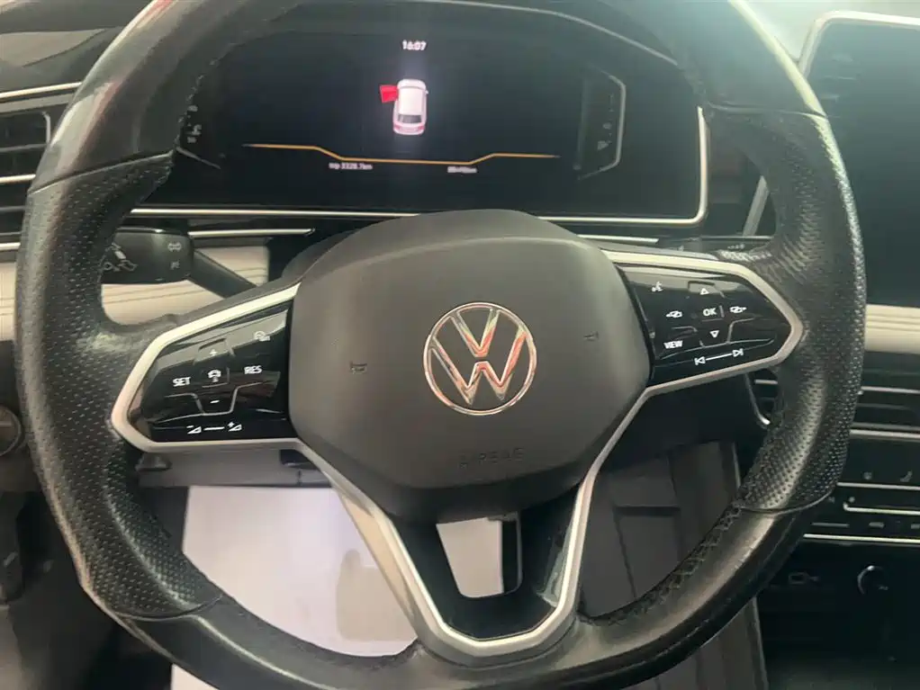 Tiguan L 330 TSI Auto 2 WD Smart Enjoyment