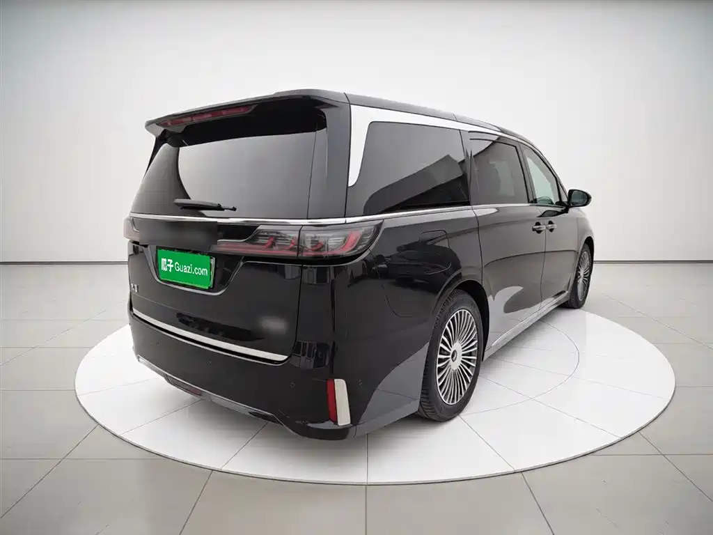 Voyah Dreamer PHEV 4 WD Flagship Kunpeng