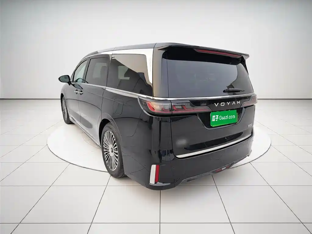 Voyah Dreamer PHEV 4 WD Flagship Kunpeng