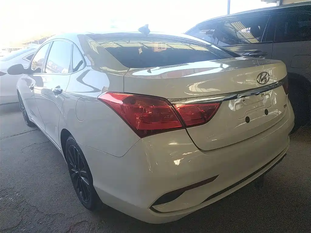 Mistra 1.6 T Auto Intelligent GLS CN-V