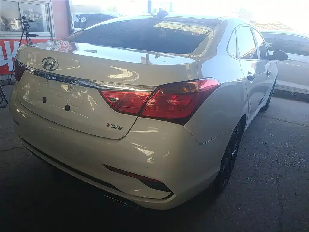 Mistra 1.6 T Auto Intelligent GLS CN-V