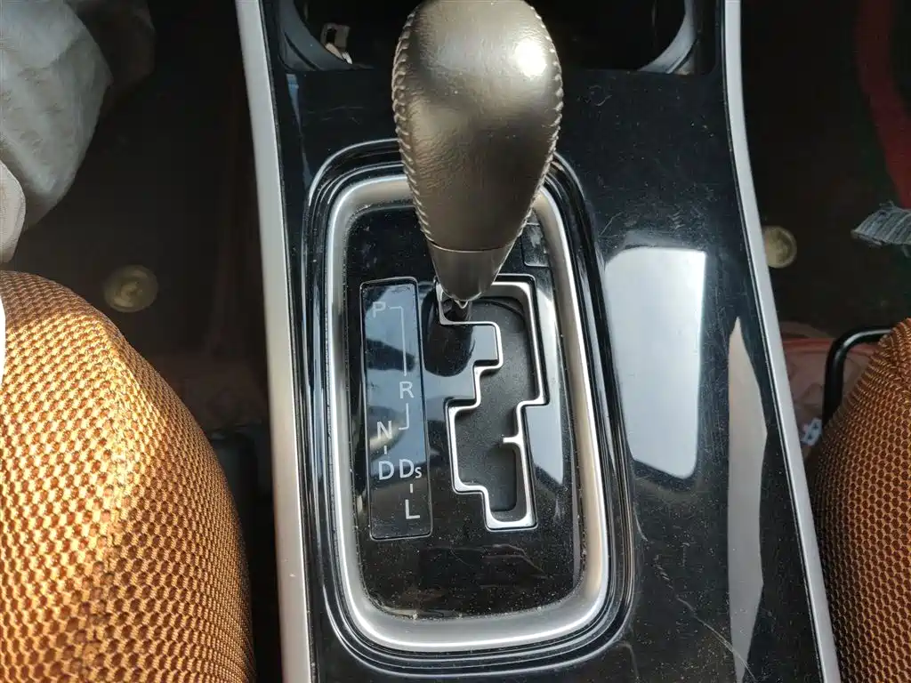 Outlander 2.0 L 2 WD Smooth Enjoyment 5-seat