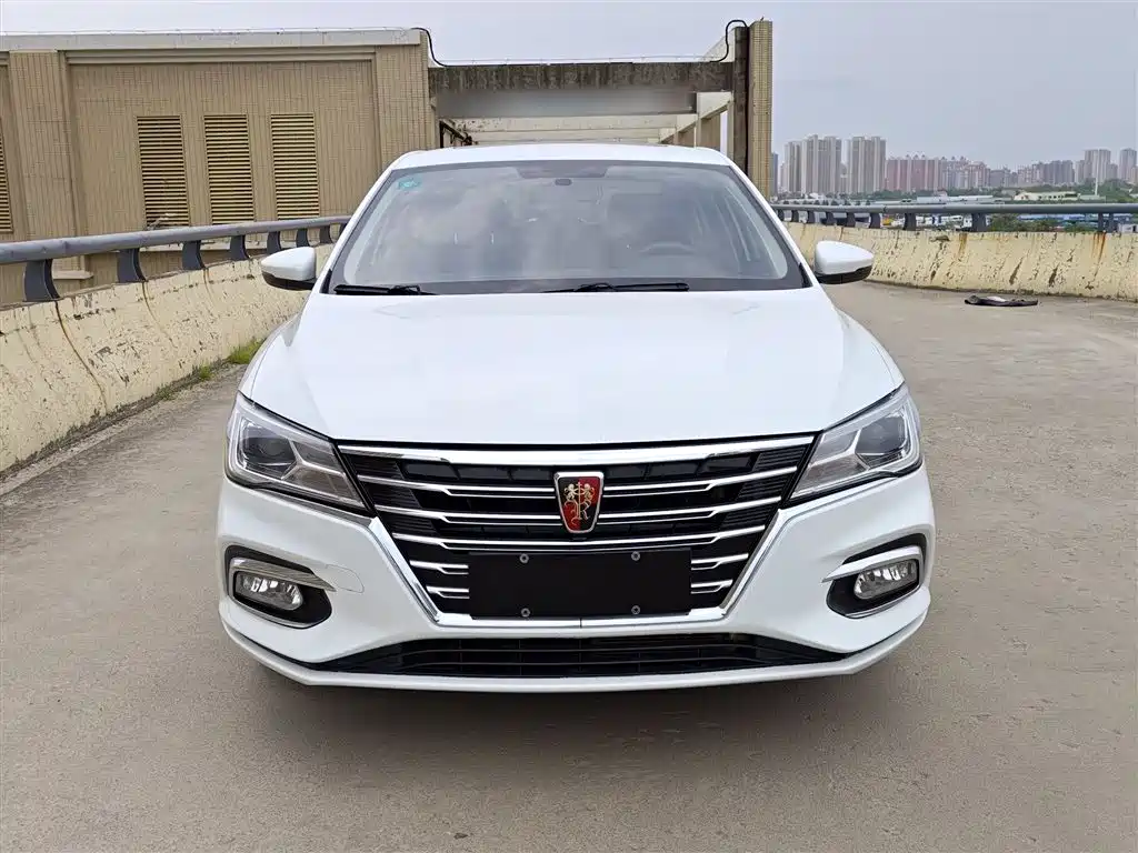 Roewe i5 1.5 L Auto 4 G Connected Leading Luxury