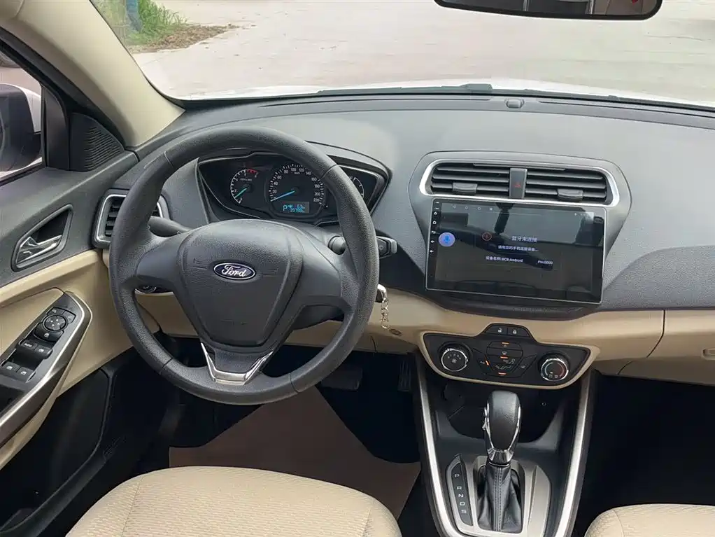 Escort Facelift 1.5 L Auto Comfort