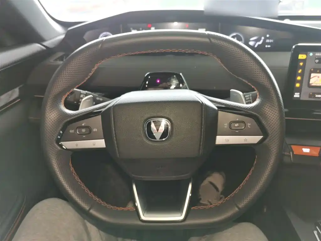 Changan UNI-V 1.5 T Smart Navigator