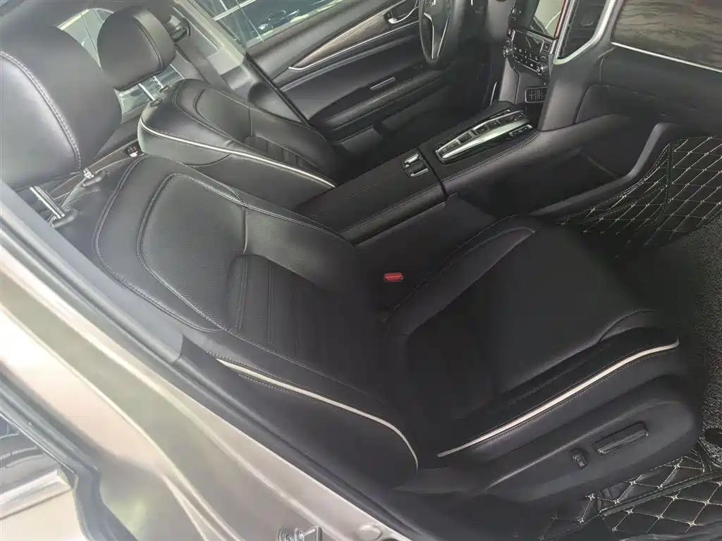 Honda UR-V 370 TURBO 4 WD Premium CN-V