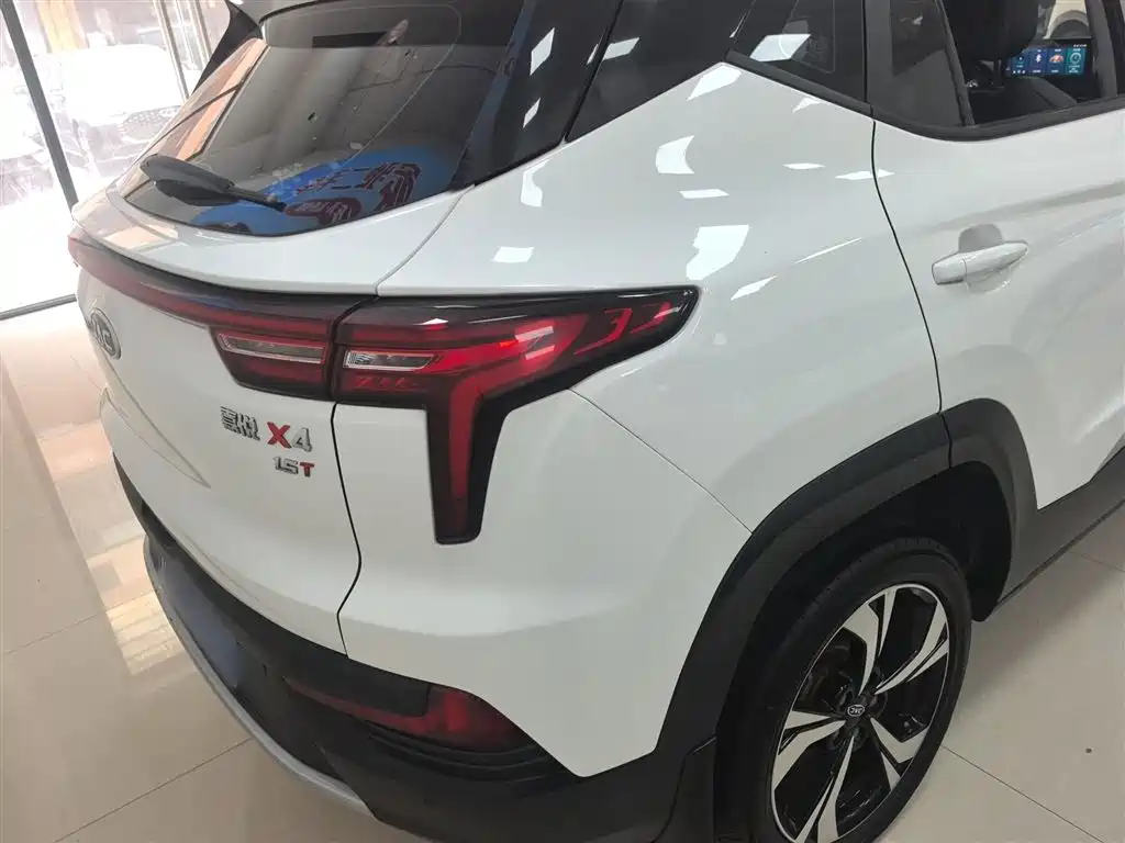 嘉悦X4 嘉悦X4 2020款 1.5 T CVT精英型