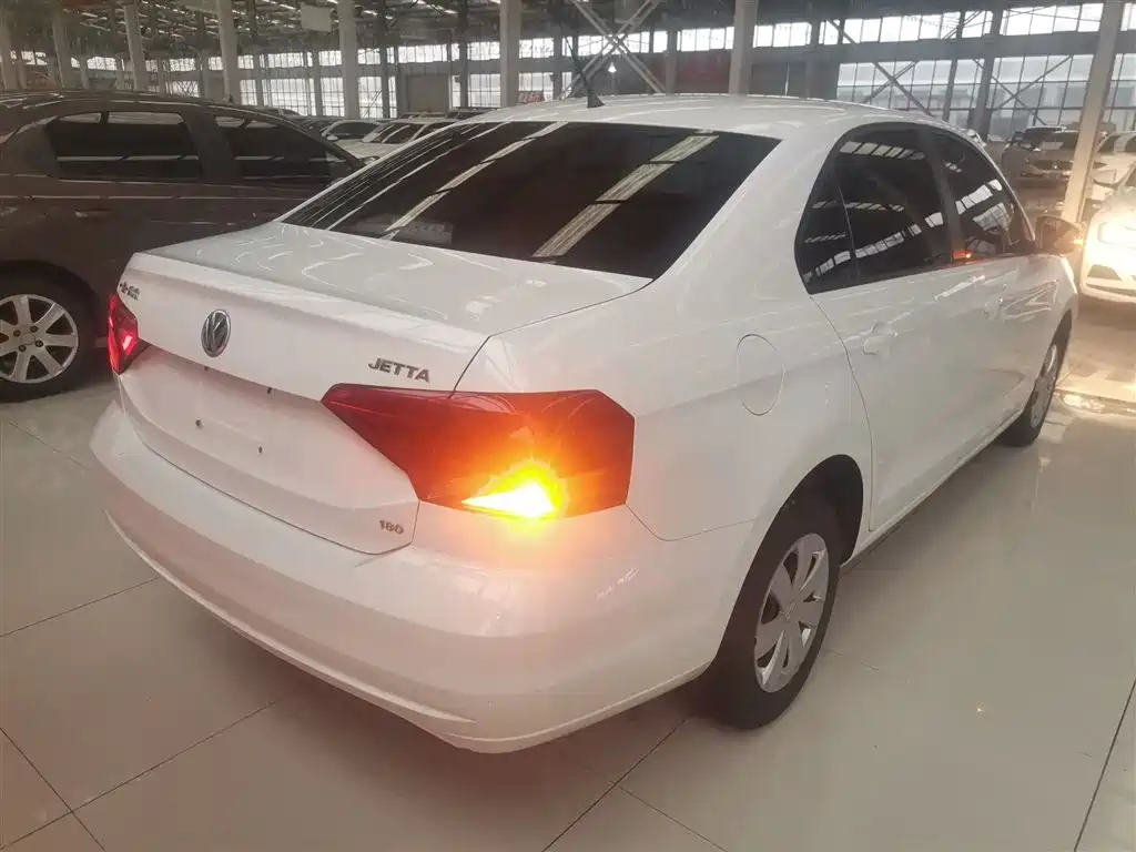 Jetta 1.5 L Manual Fashion